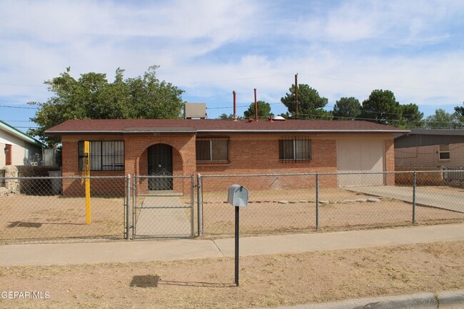 Primary Photo - 5817 Blackhawk Dr
