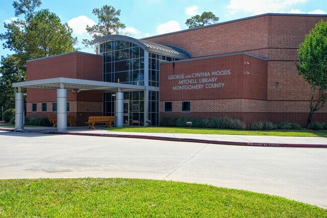 Building Photo - 38 Cheswood Manor Drive