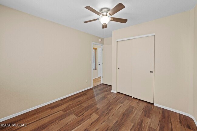 Building Photo - 3067 W Country Hill Dr