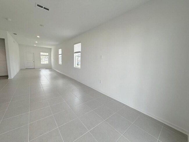 Building Photo - 2747 Skyline Lp