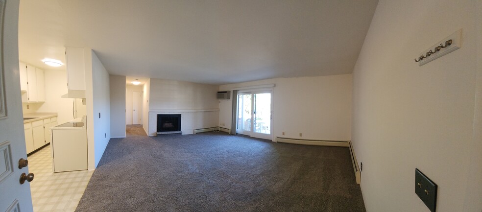 Panoramic view of living room - 5586 Guilford Rd