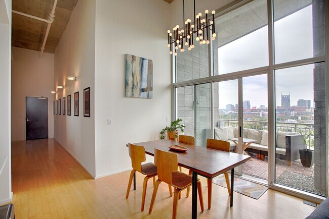 Building Photo - 2115 Yeaman Pl