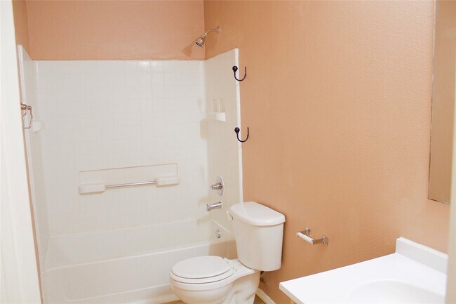 Building Photo - 10402 Kinsdale Crossing Ln