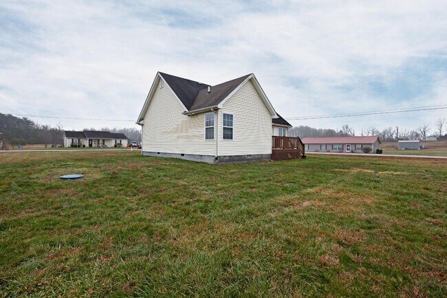 Building Photo - 15 Goldenrod Dr