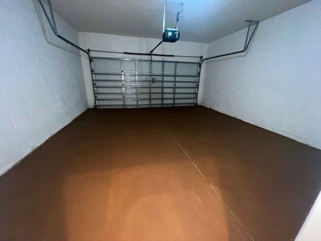 Building Photo - MOVE IN NOW-OVIEDO RENTAL!BEAUTIFUL 3 bd 2.5 bath townhome! 2 CAR ATTACHED GARAGE!FRESH PAINT! Wa...