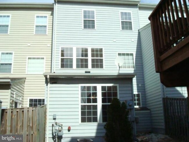 Building Photo - 11445 Fogarty Ct