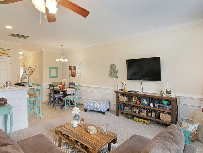 Building Photo - Your Perfect Summerville Retreat: 3BR Townhome with Garage