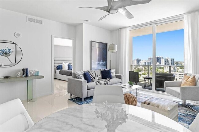 Building Photo - 401 N Birch Rd