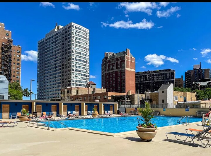 Building Photo - 655 W Irving Park Rd