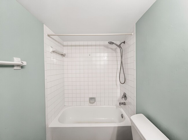 Building Photo - 3041 Sandpiper Bay Cir