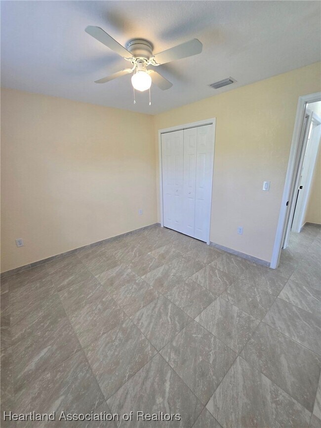 Building Photo - 611 Memorial Dr