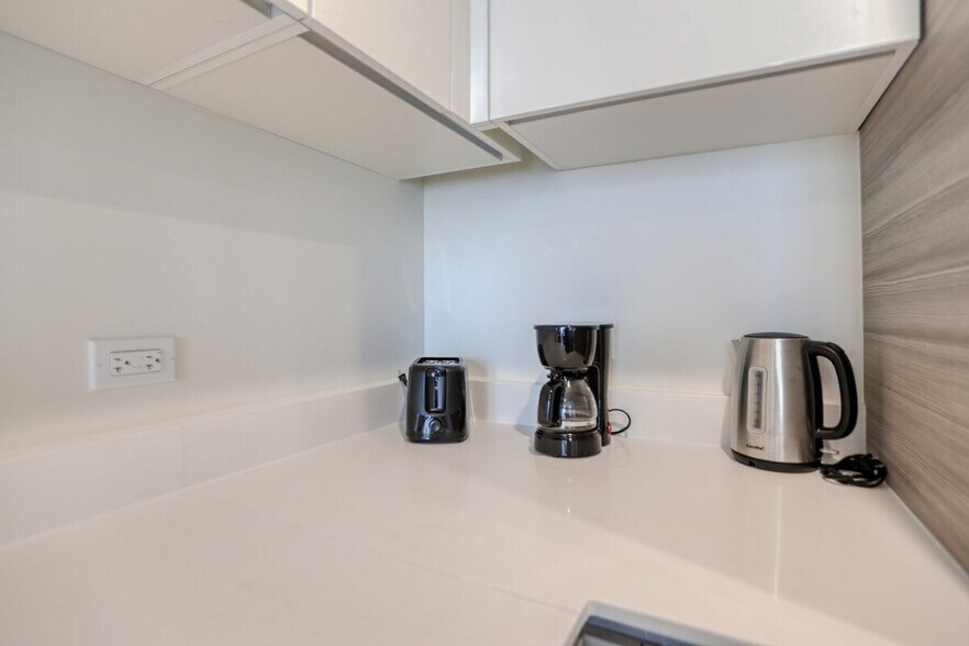 Building Photo - 345 Indiana St