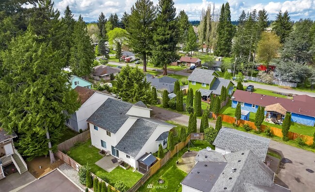 Building Photo - 1319 Golf Club Rd SE