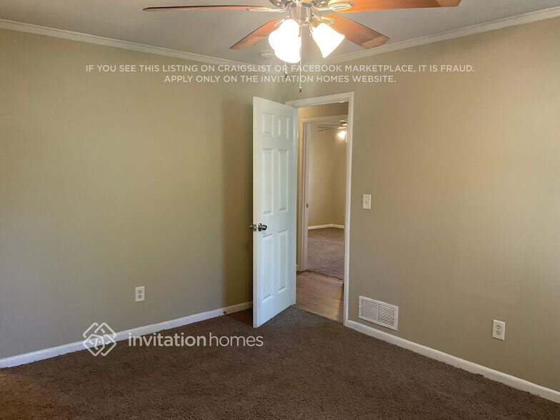 Building Photo - 686 Rollingwood Pl