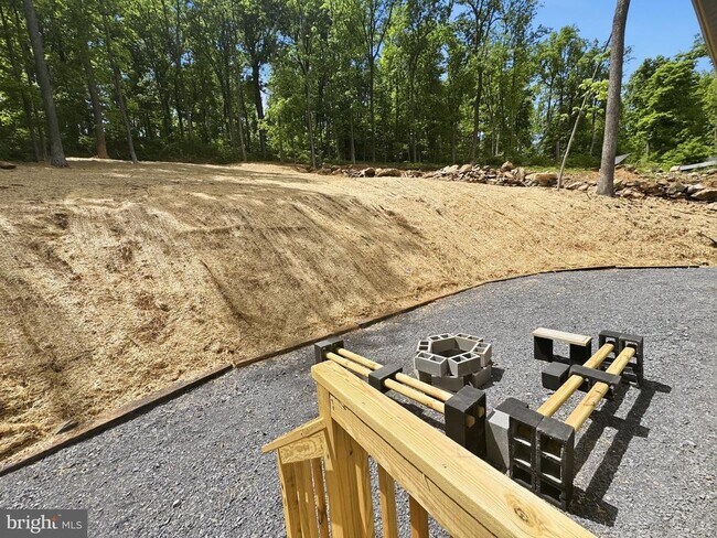 Building Photo - 441 High Top Rd