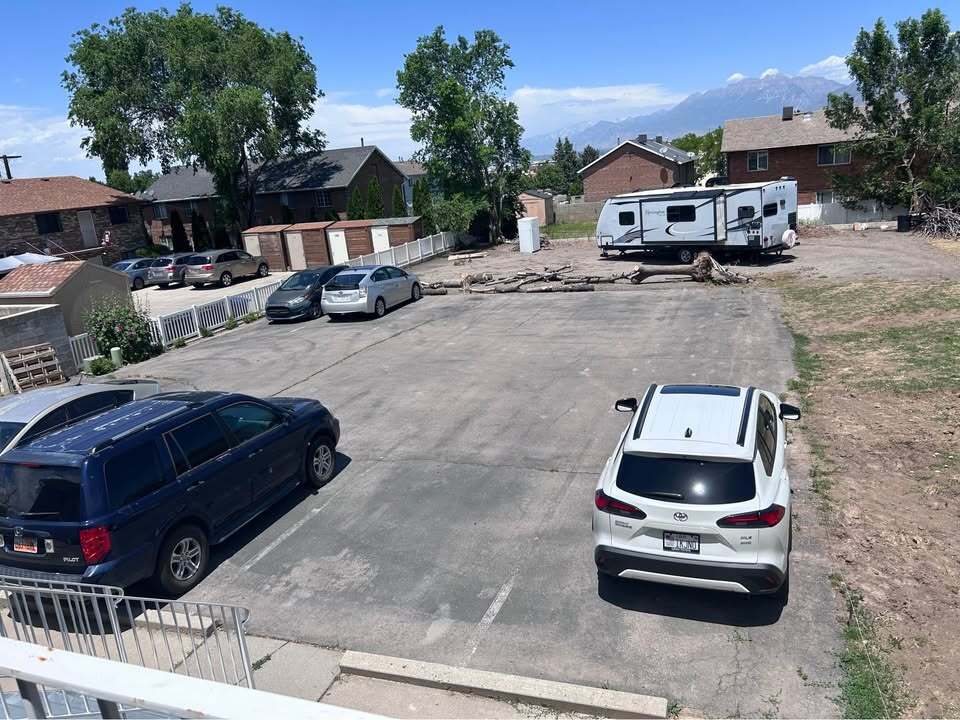 Building Photo - 835 E 500 N