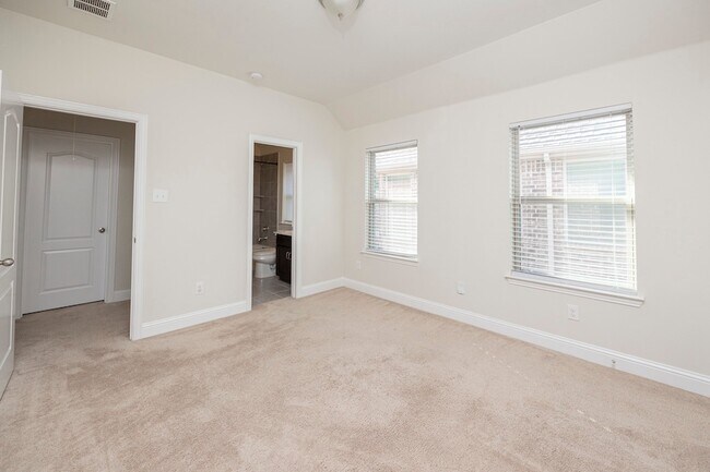 Building Photo - 5313 Basham Ln