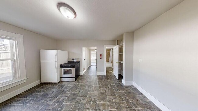 Building Photo - 219 N Institute St