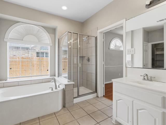 Building Photo - 408 Cave River Dr