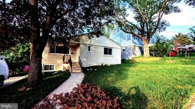 Building Photo - 2709 Navarre Dr