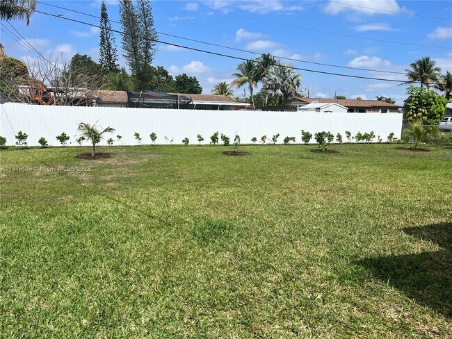 Building Photo - 11535 SW 139th Ter