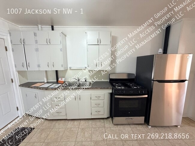 Building Photo - 1007 Jackson St NW