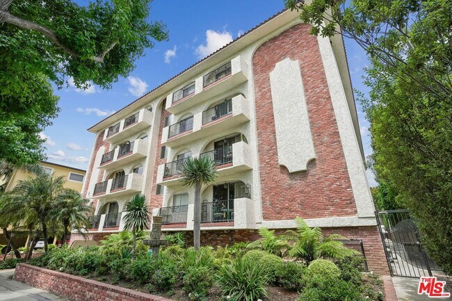 Building Photo - 125 Montana Ave
