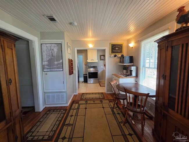 Building Photo - 430 S 1st St