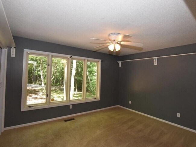 Building Photo - 1415 Texas Square