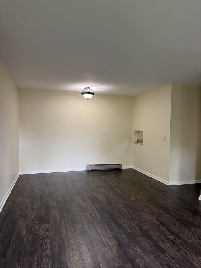 Building Photo - 2601 Hillsboro Pike
