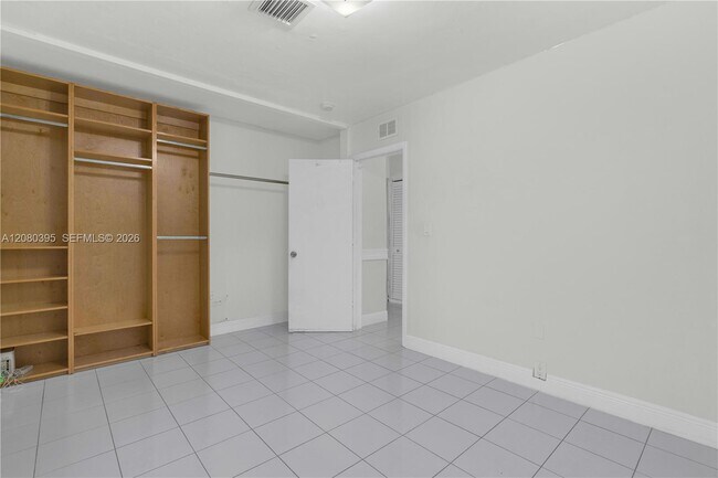 Building Photo - 9441 SW 27th Dr