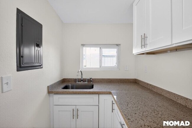 Building Photo - Charming 2 Bedroom 1 Bath Apartment For Rent