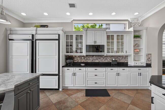 Building Photo - 9225 Delemar Ct
