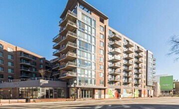 Building Photo - Modern and Stunning 1 Bedroom, 1 Bath + Den Condo in the popular Lexicon – Available Now!