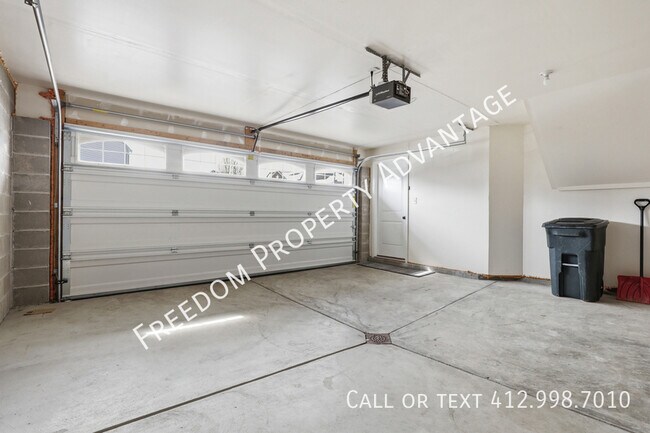 Building Photo - 412 Olive Ln