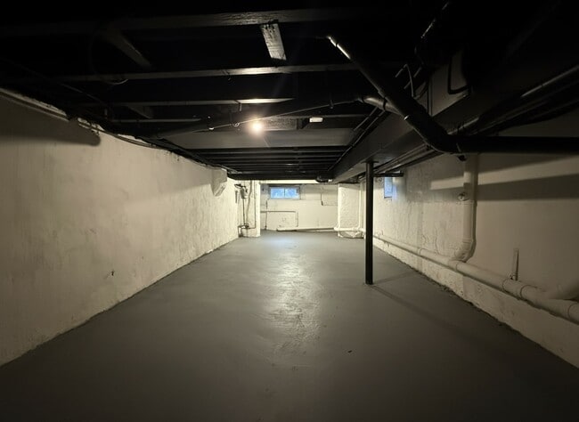 Building Photo - 615 S Conestoga St