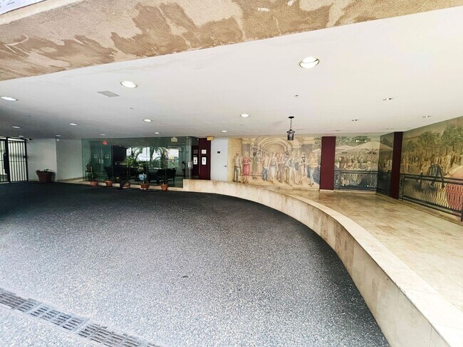 Building Photo - Barcelona Towers Condo Community In Koreat...