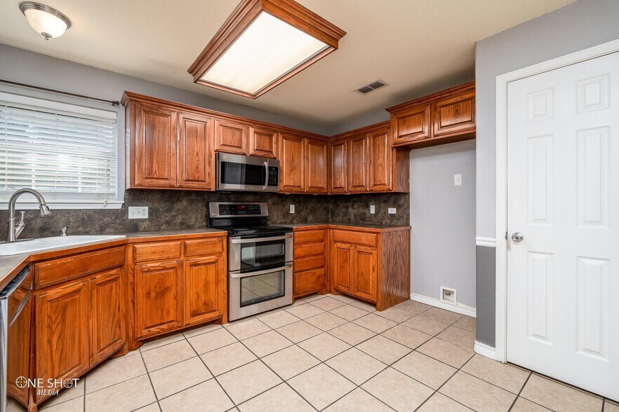 Building Photo - 1410 Tulane Dr