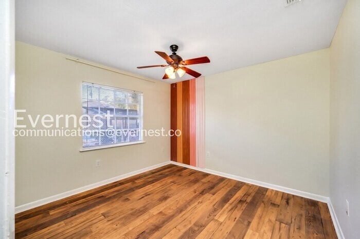 Building Photo - 502 El Camino Real S