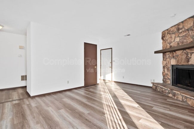 Building Photo - 2202 Richland Prairie Blvd