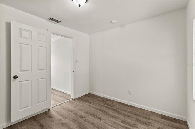 Building Photo - 1605 E 29th Ave