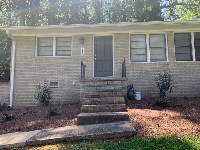 Building Photo - 597 Highland Ave