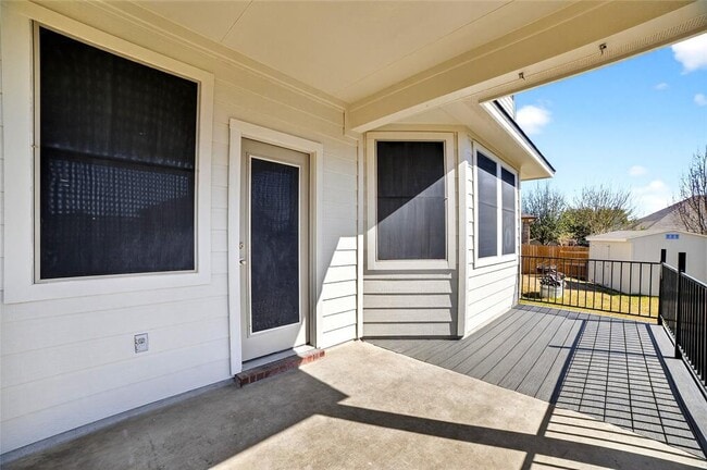 Building Photo - 1090 Sussex Way