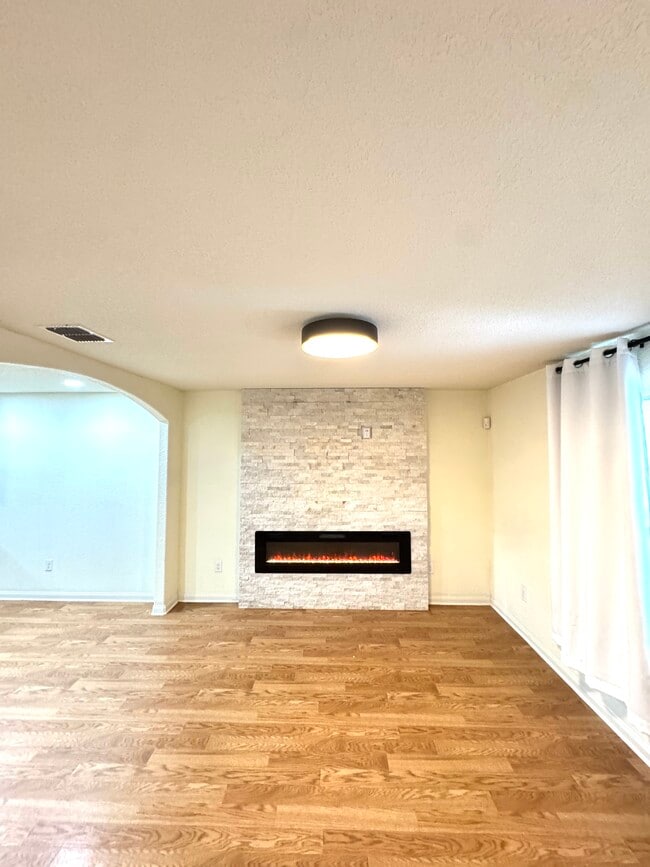 Building Photo - 11474 Country Canyon