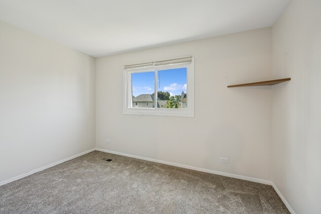 Building Photo - 366 Manning Dr