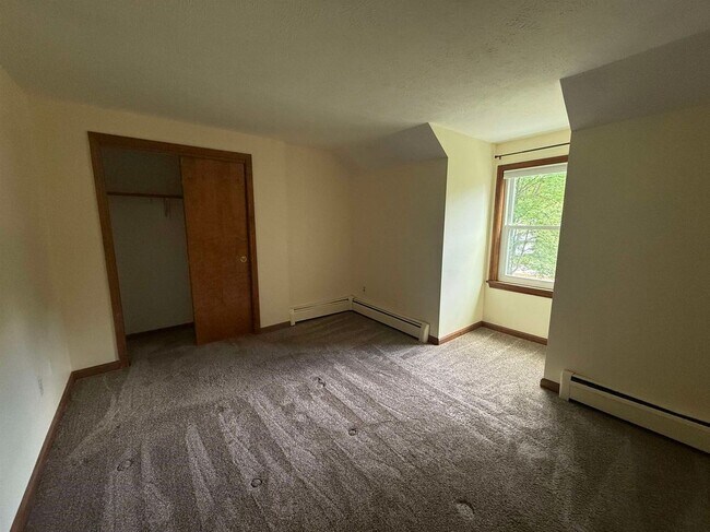 Building Photo - 158 Tina Dr