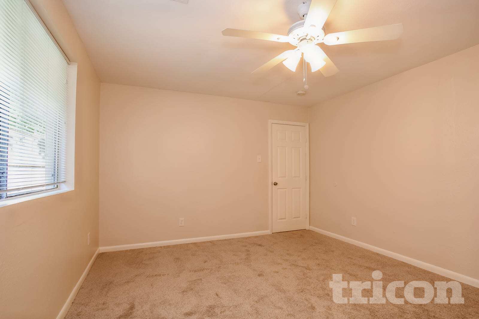 Building Photo - 15811 Kenbriar Dr
