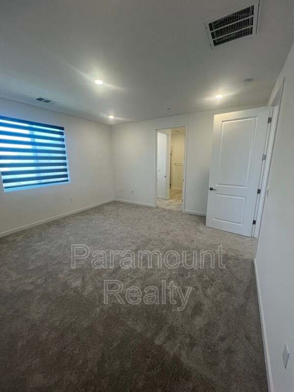 Building Photo - 1740 Lacey Ave