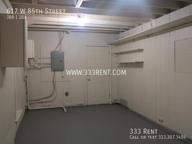 Building Photo - 617 W 85th St