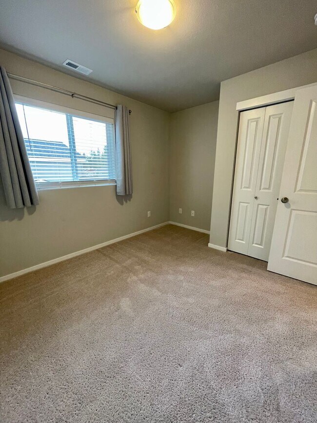 Building Photo - Welcome to your dream home in Cle Elum!